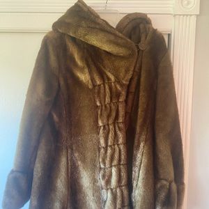 Small Jones New York Women's Gallery Faux Fur Shawl Collar Coat